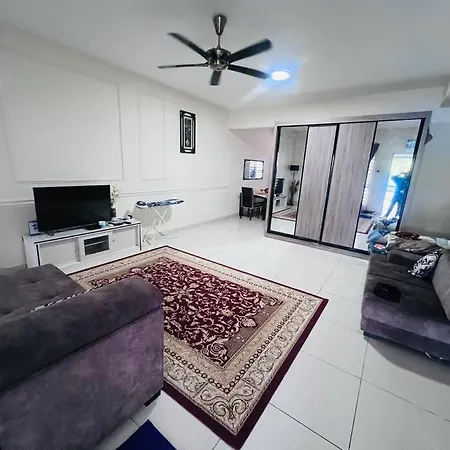 Astana Townhouse Homestay Bukitberuntung Livingroom Aircond Kampung Sungia Buaya Exterior photo