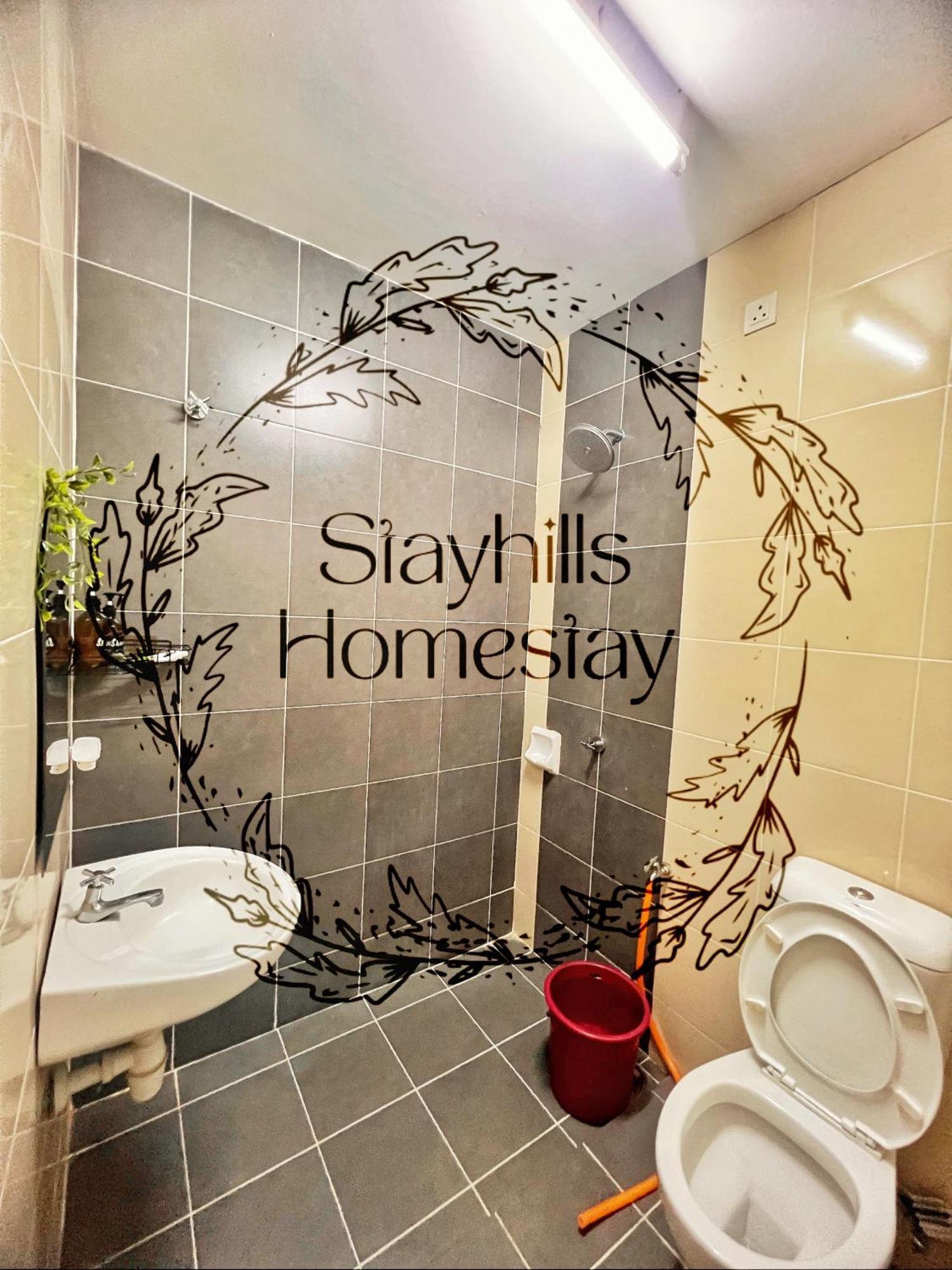 Astana Townhouse Bukitberuntung Livingroom Aircond Holiday home